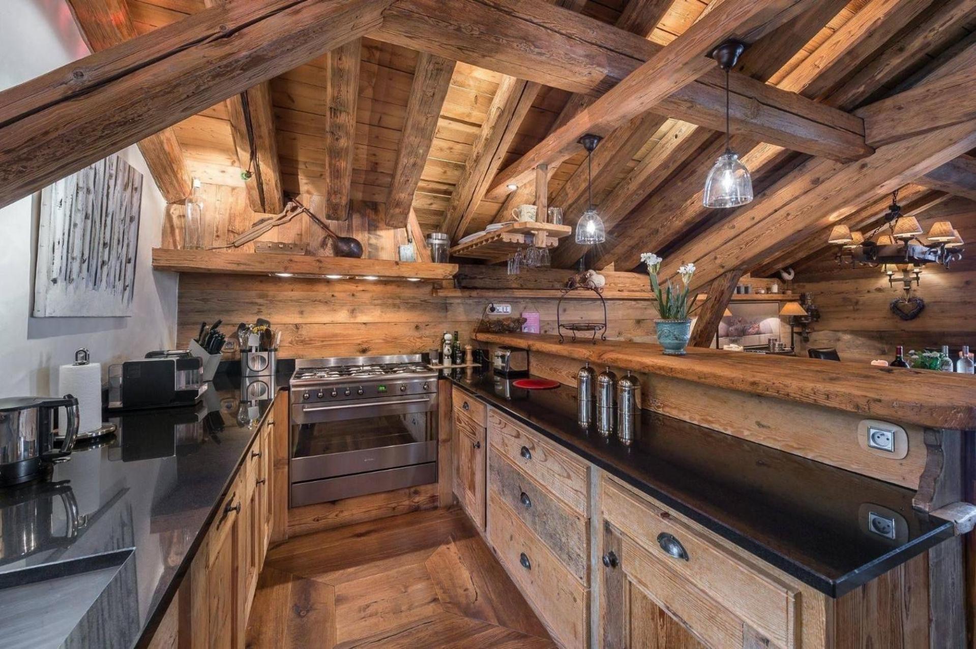 Chalet With Jacuzzi In