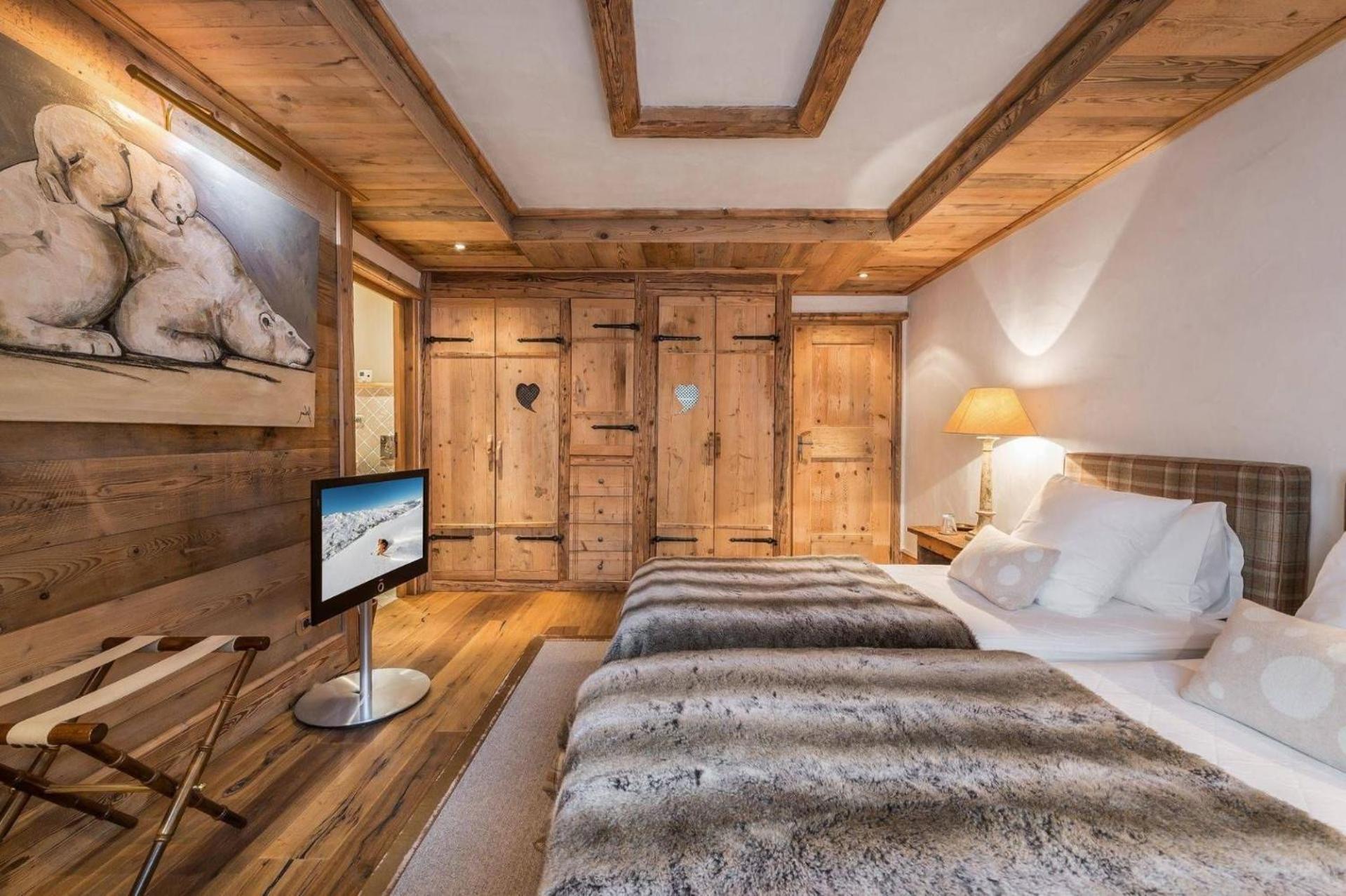 Chalet With Jacuzzi In Chalet